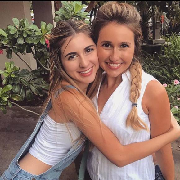 Meet your Posher, Jessica - Picture 1 of 1